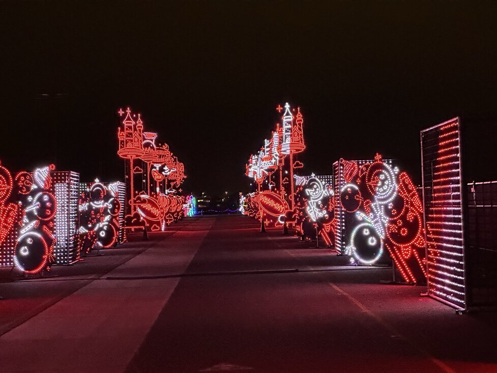 Holiday Fun: World of Illumination in Glendale and Tempe - Phoenix